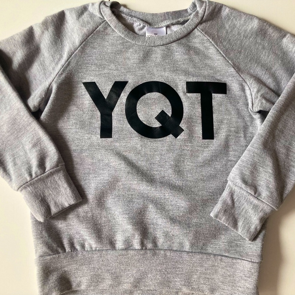 🇨🇦 Posh & Cozy YQT Thunder Bay crewneck sweater, size 2T